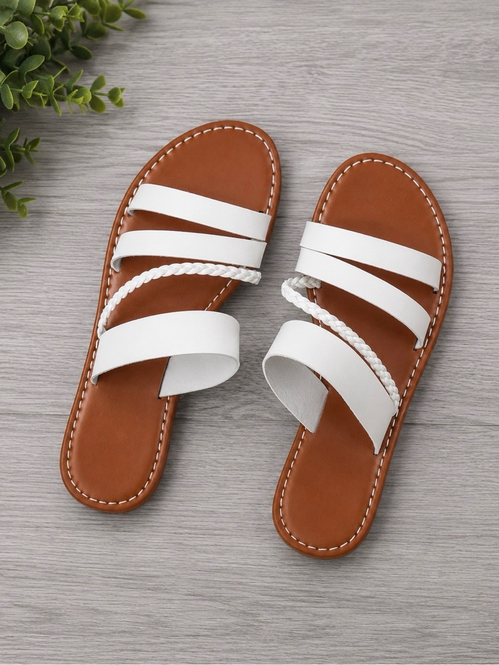 White Strappy Flat Sandals | Size: 8 | Brand New Spring/Summer Slides